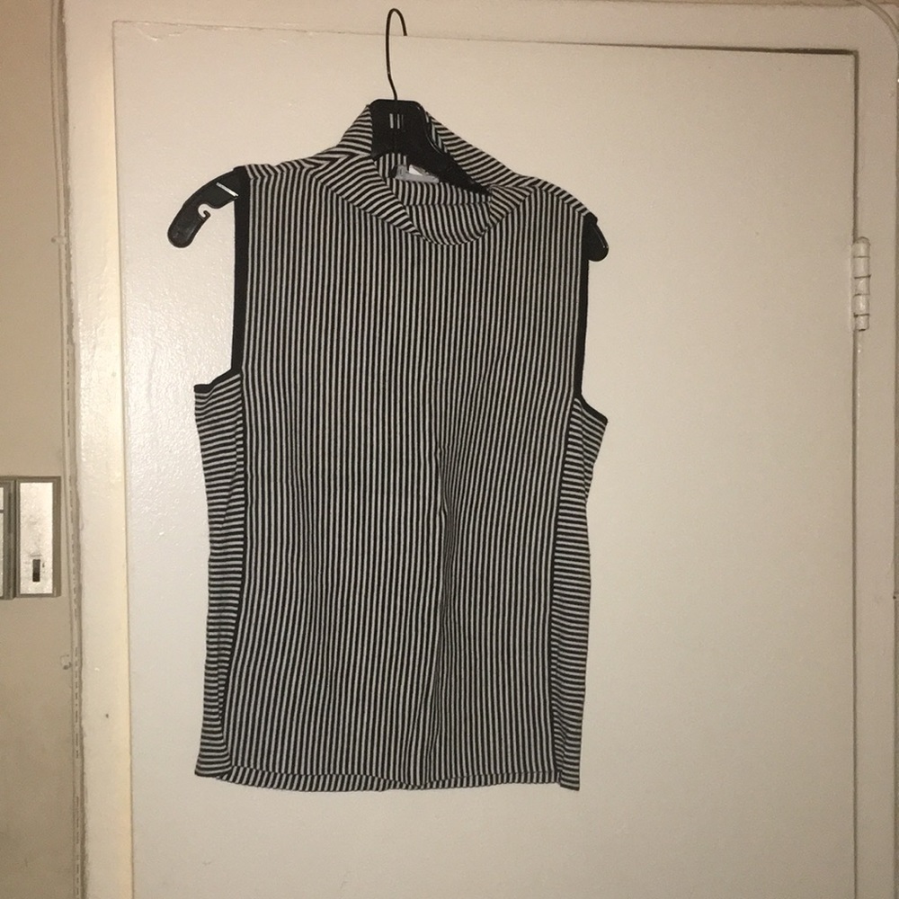 Xl sleeveless turtle neck shirt